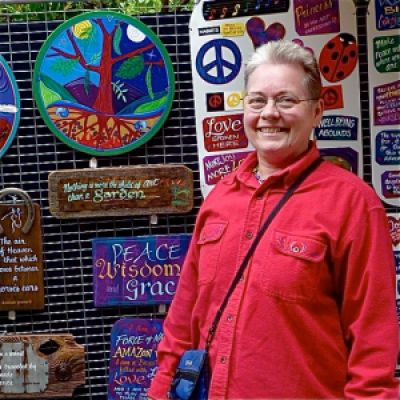 This weeks featured artisan is sign painter Jan Rice. 