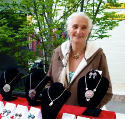 Stephanie Gould runs two business in her booth, Good Earth skin care products and Dragon Fly Creations beaded jewelry. This week she is the featured artisan at Lithia Artisans Market of Ashland, Oregon. 