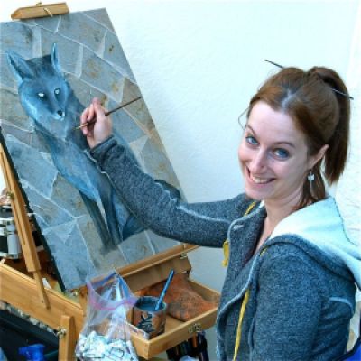 Erin Linton is a gifted fine artist who shows regularly at the Lithia Artisans Market of Ashland. Weekends along the creek in downtown Ashland, Oregon. 