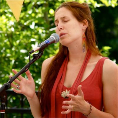 Amanda West is on a tour of the Pacific Northwest and will be gracing us with her tunes this coming Sunday, July 12 from 11:30-1:30. Excited to hear her newest songs!