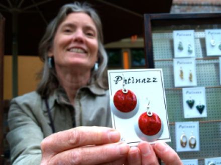 Bev Reed is a long time member of the Lithia Artisans Market of Ashland. She makes wonderful earrings. 